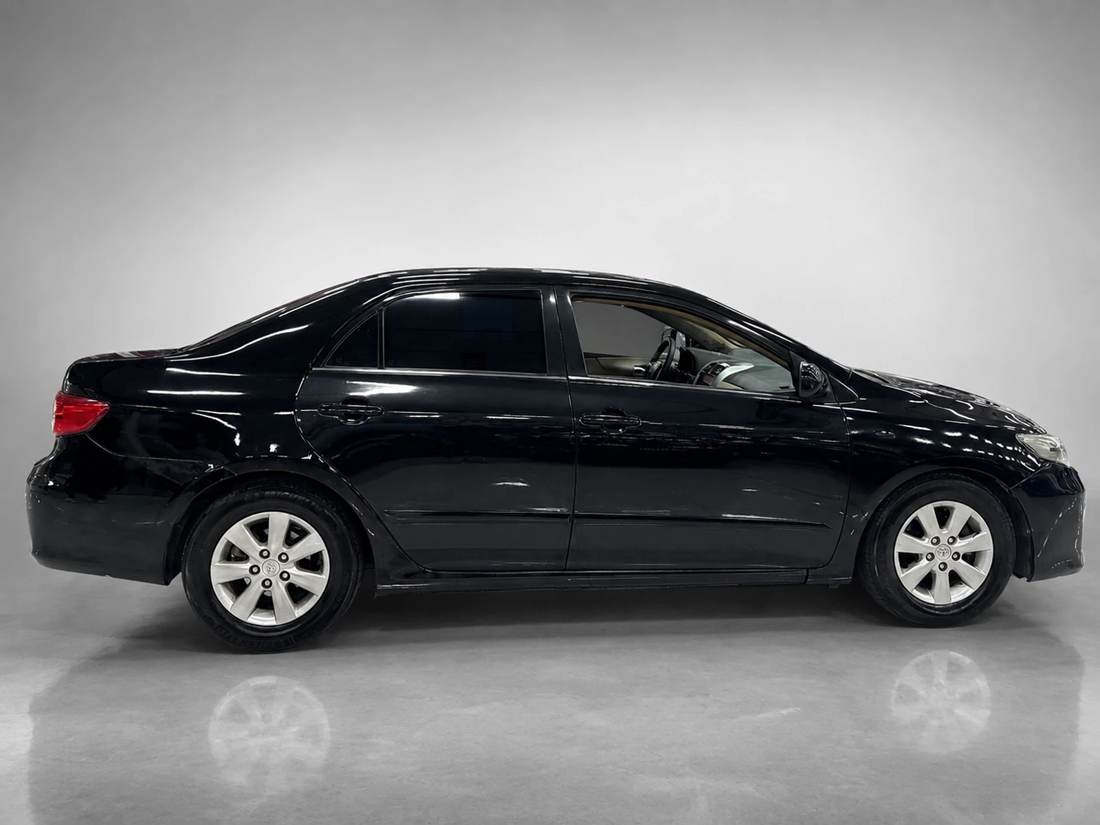 2013 Used Toyota photo 3