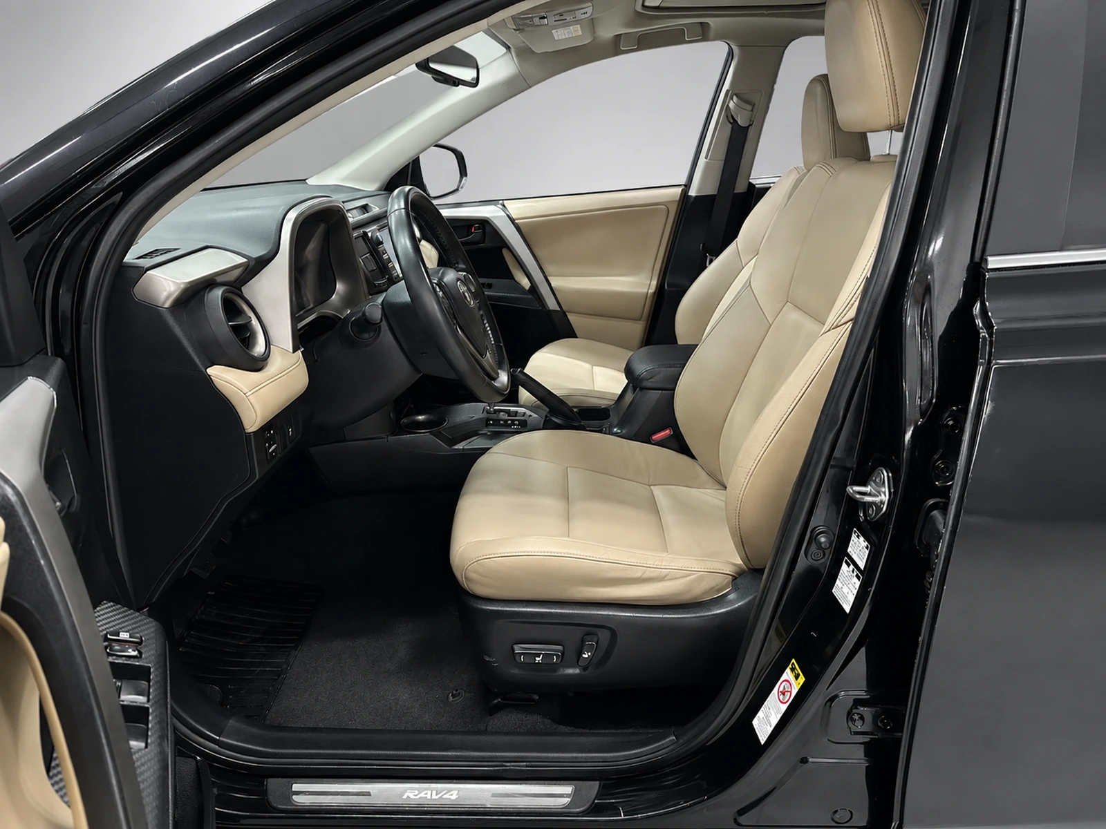 2013 Toyota RAV4 4WD photo 5