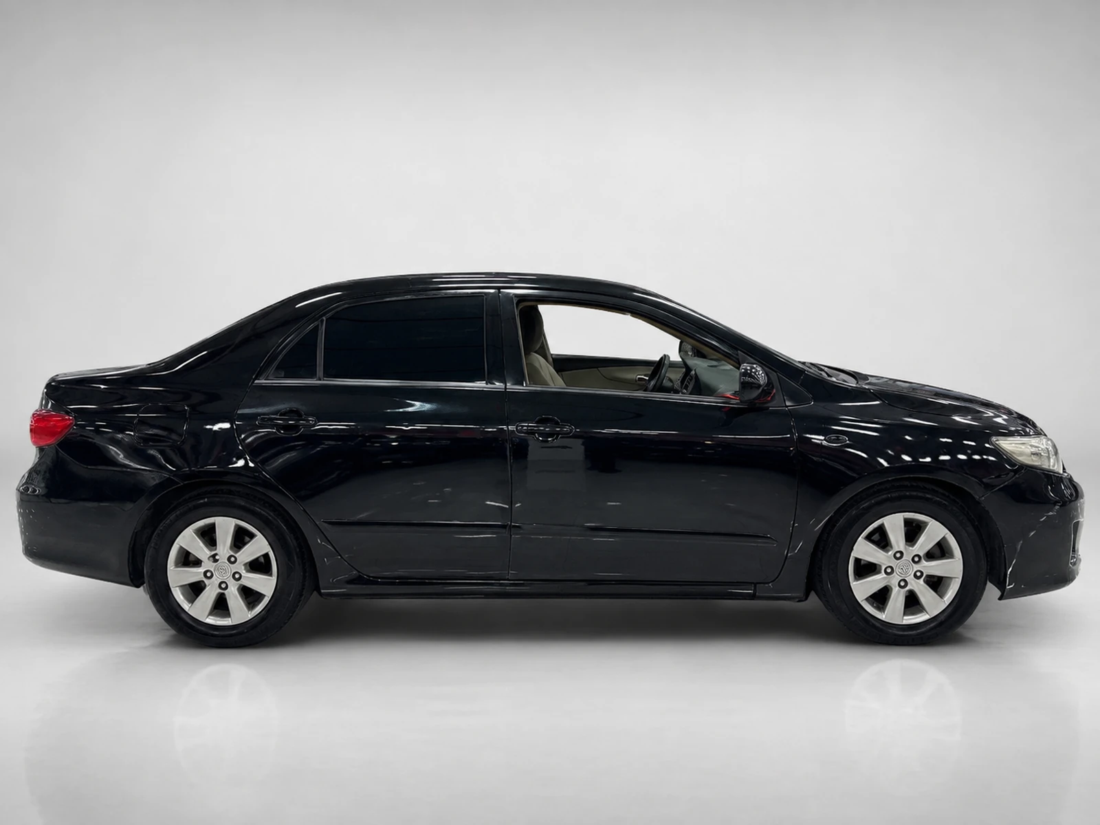 2013 Used Toyota photo 5