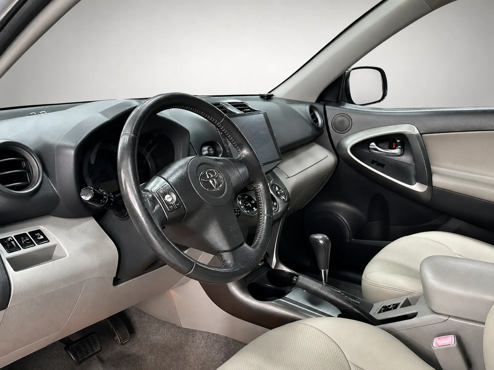 2010 Toyota RAV4 2.4L photo 6
