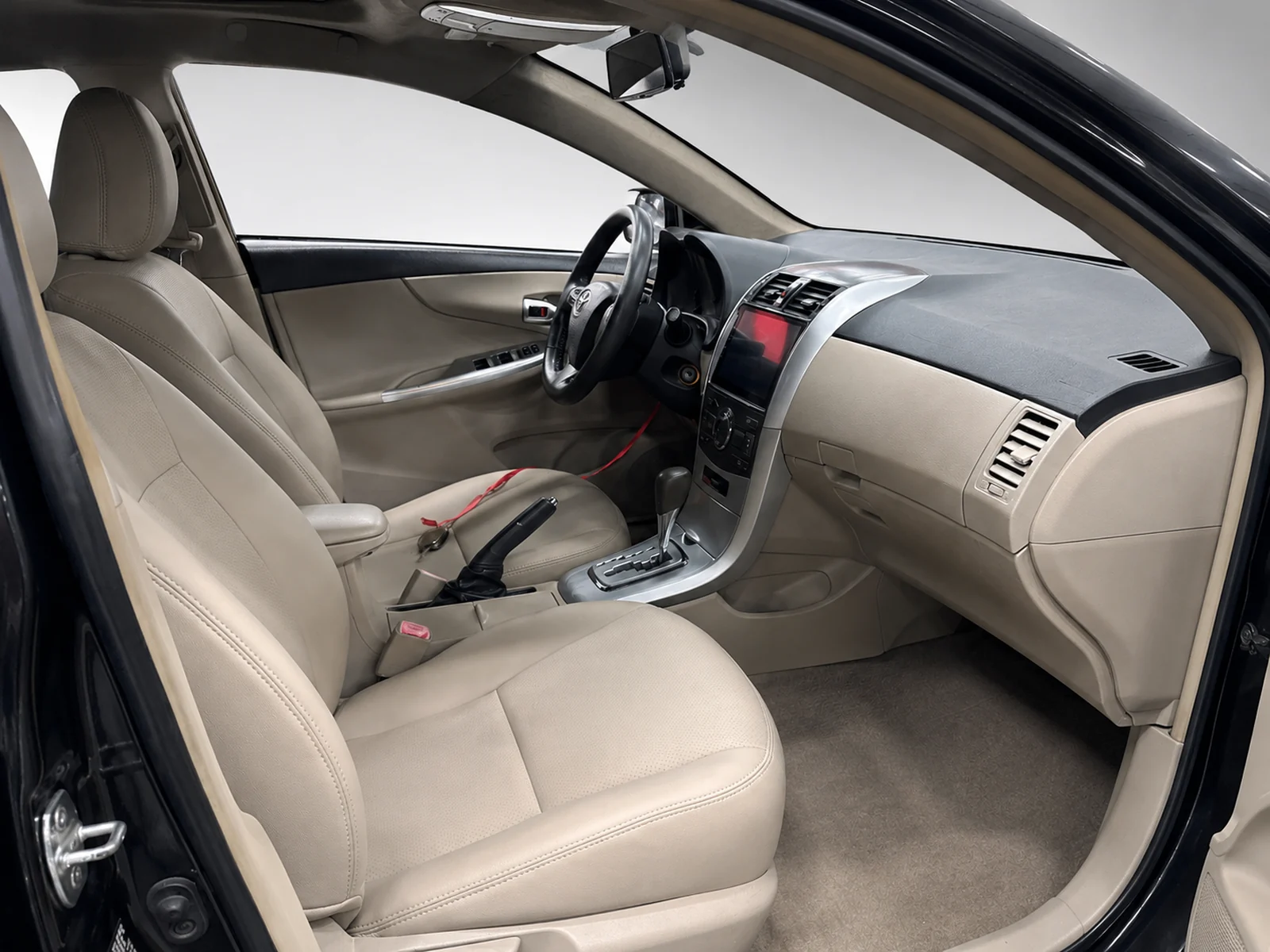 2013 Used Toyota photo 7