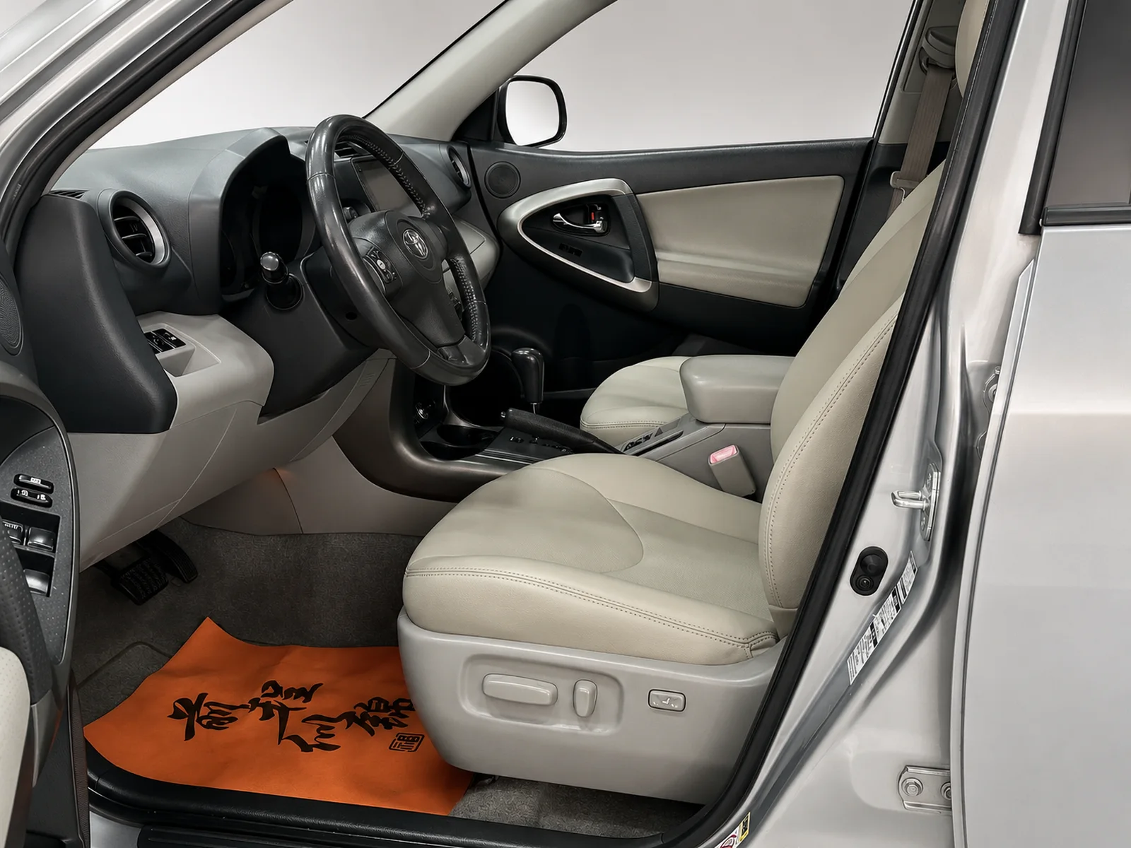 2010 Toyota RAV4 2.4L photo 7