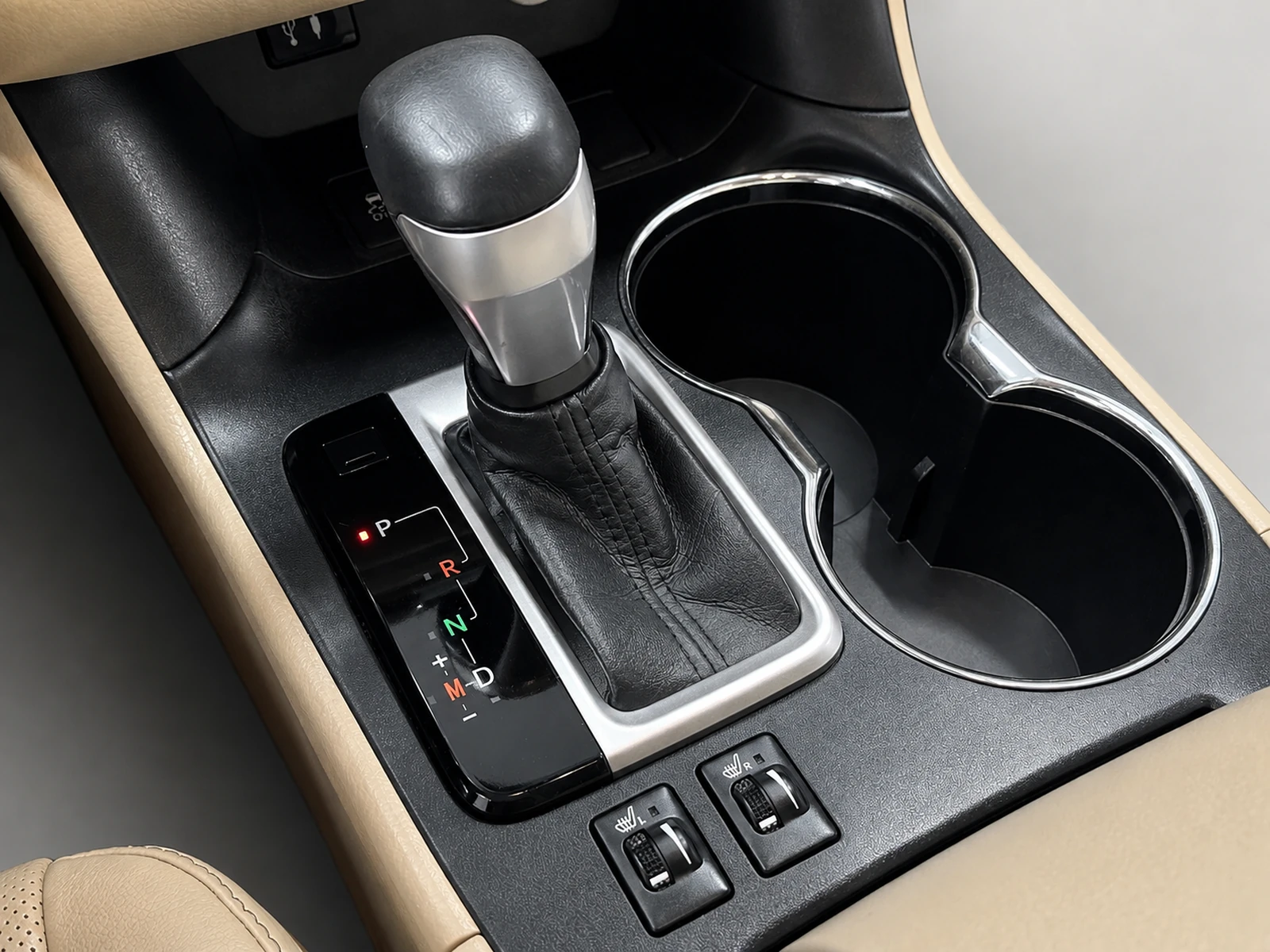 2016 Toyota Highlander Sport photo 7