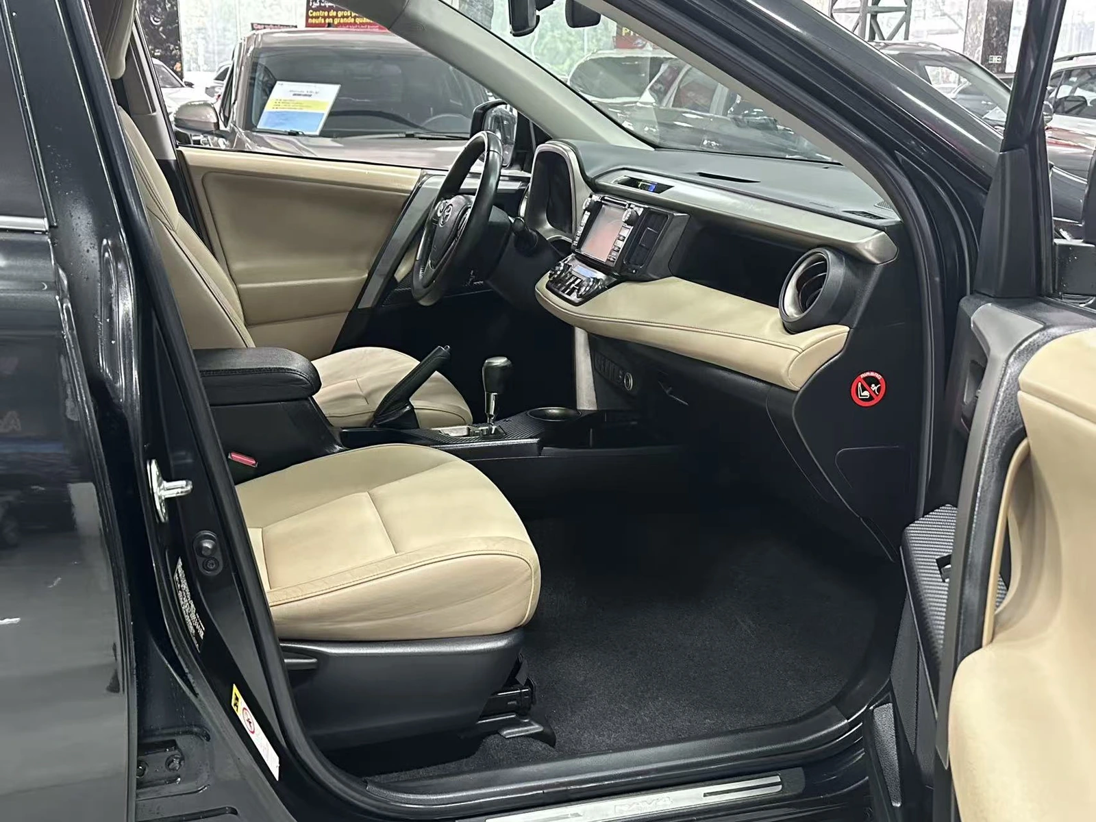 2013 Toyota RAV4 4WD photo 15